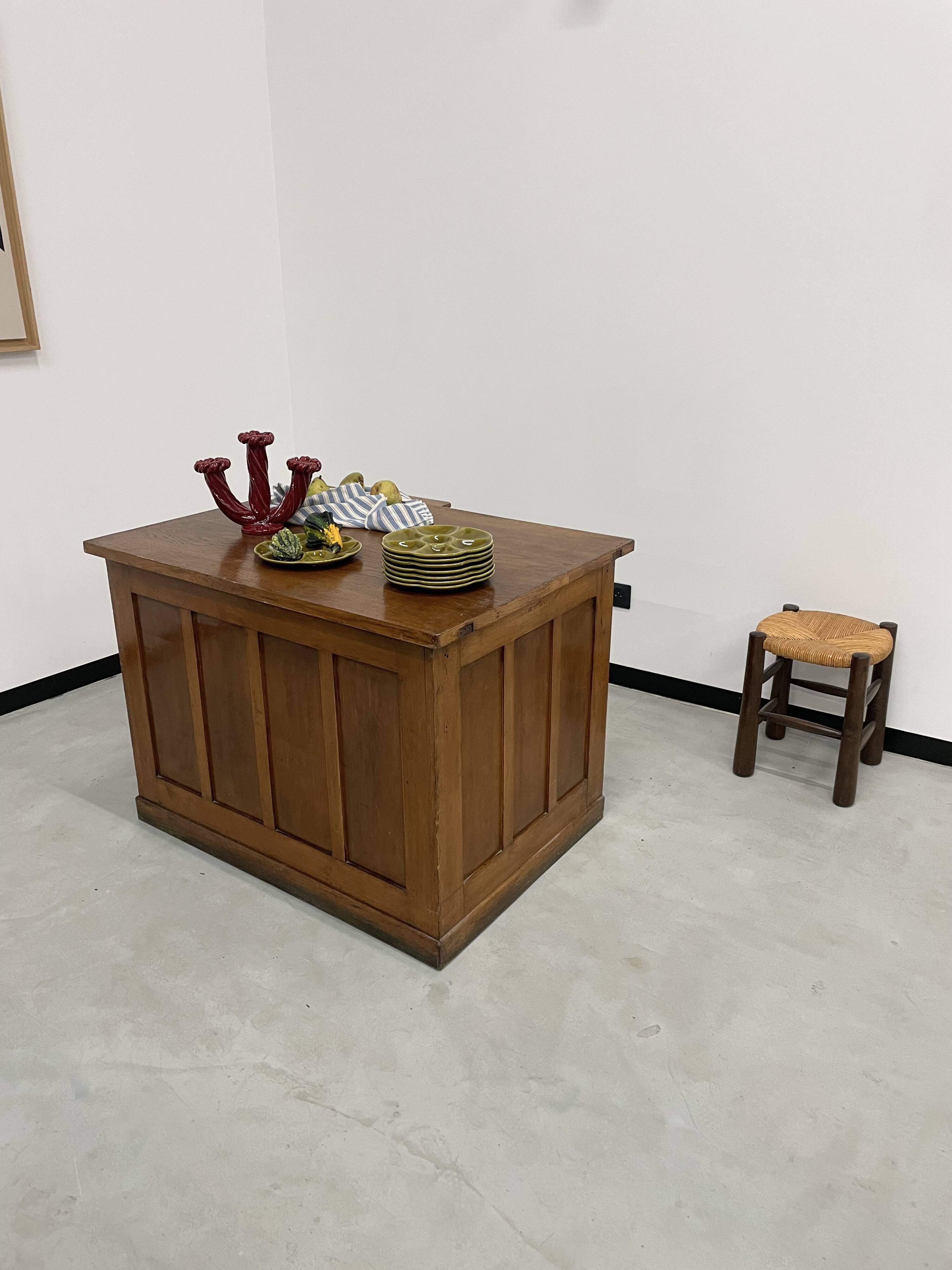 Oak and veneer counter or desk