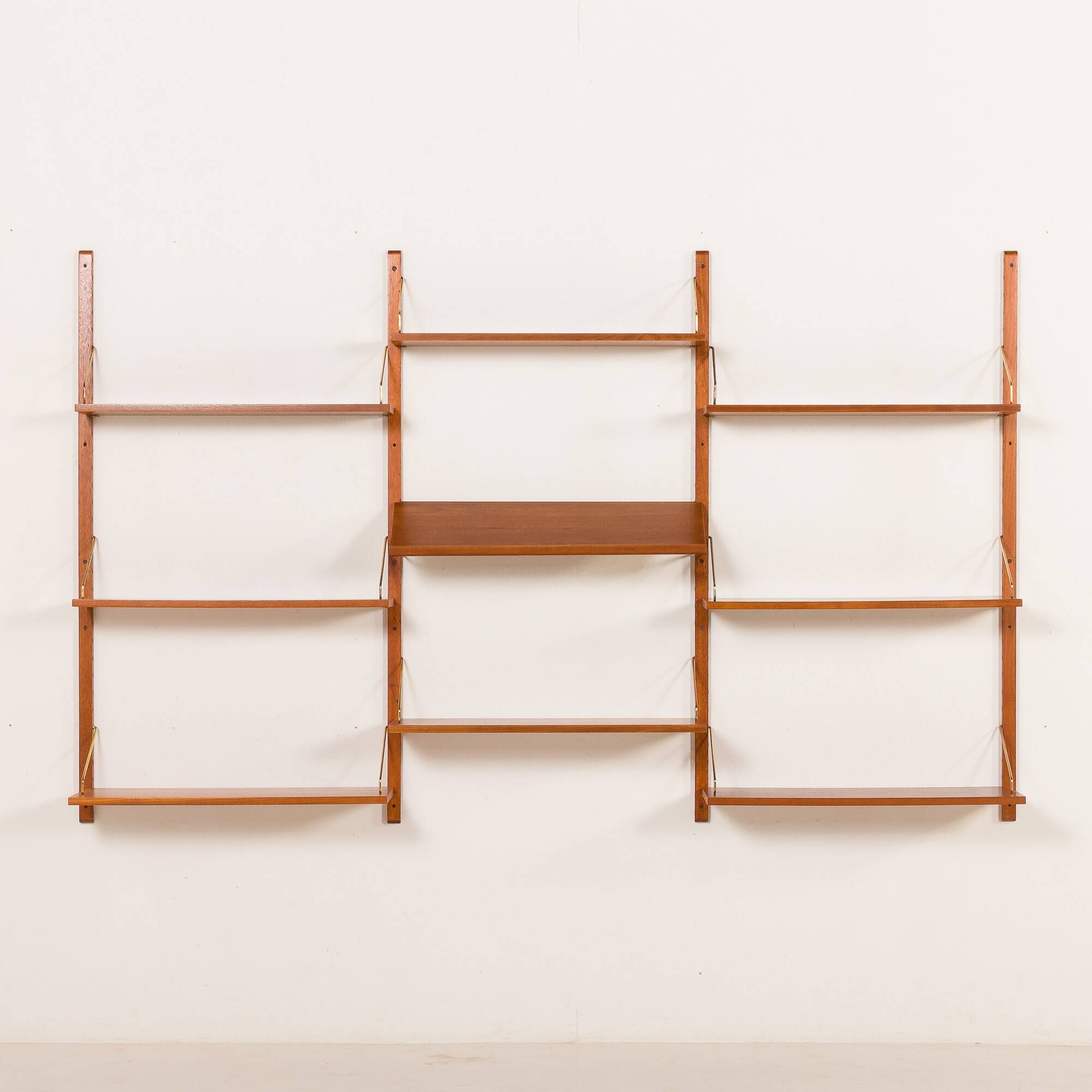 Poul Cadovius Royal shelving unit in teak, 1960s