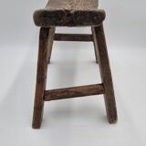 Tabouret brutaliste ancien en bois