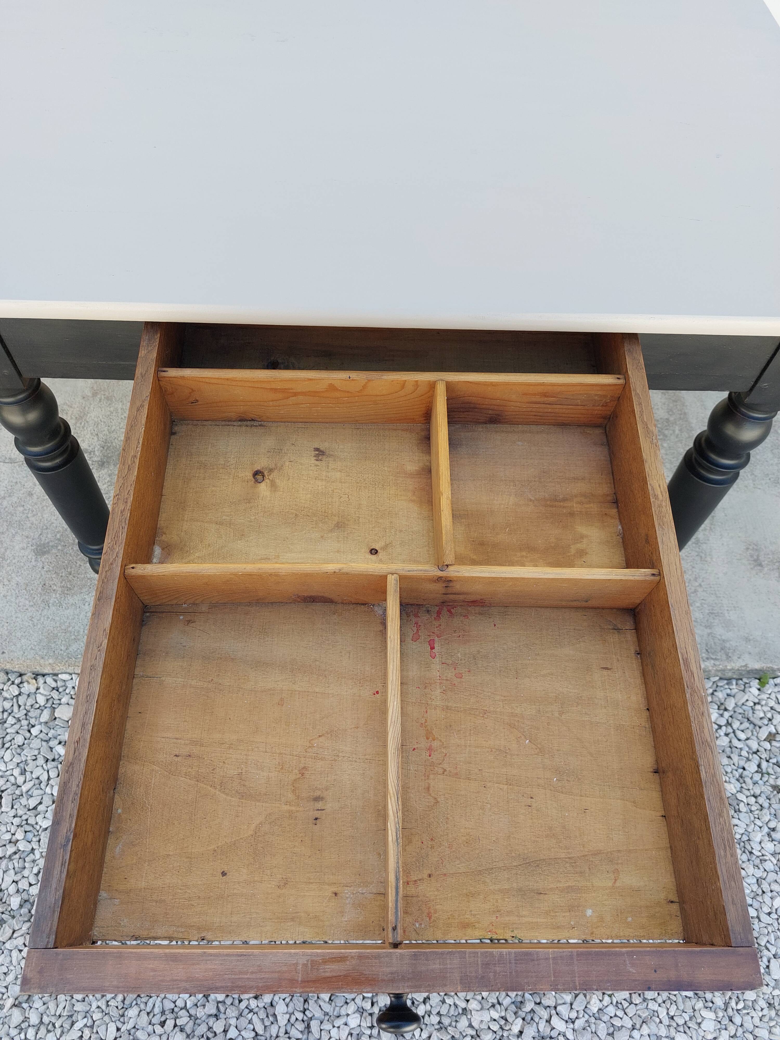 Old farmhouse table 1900 patinated