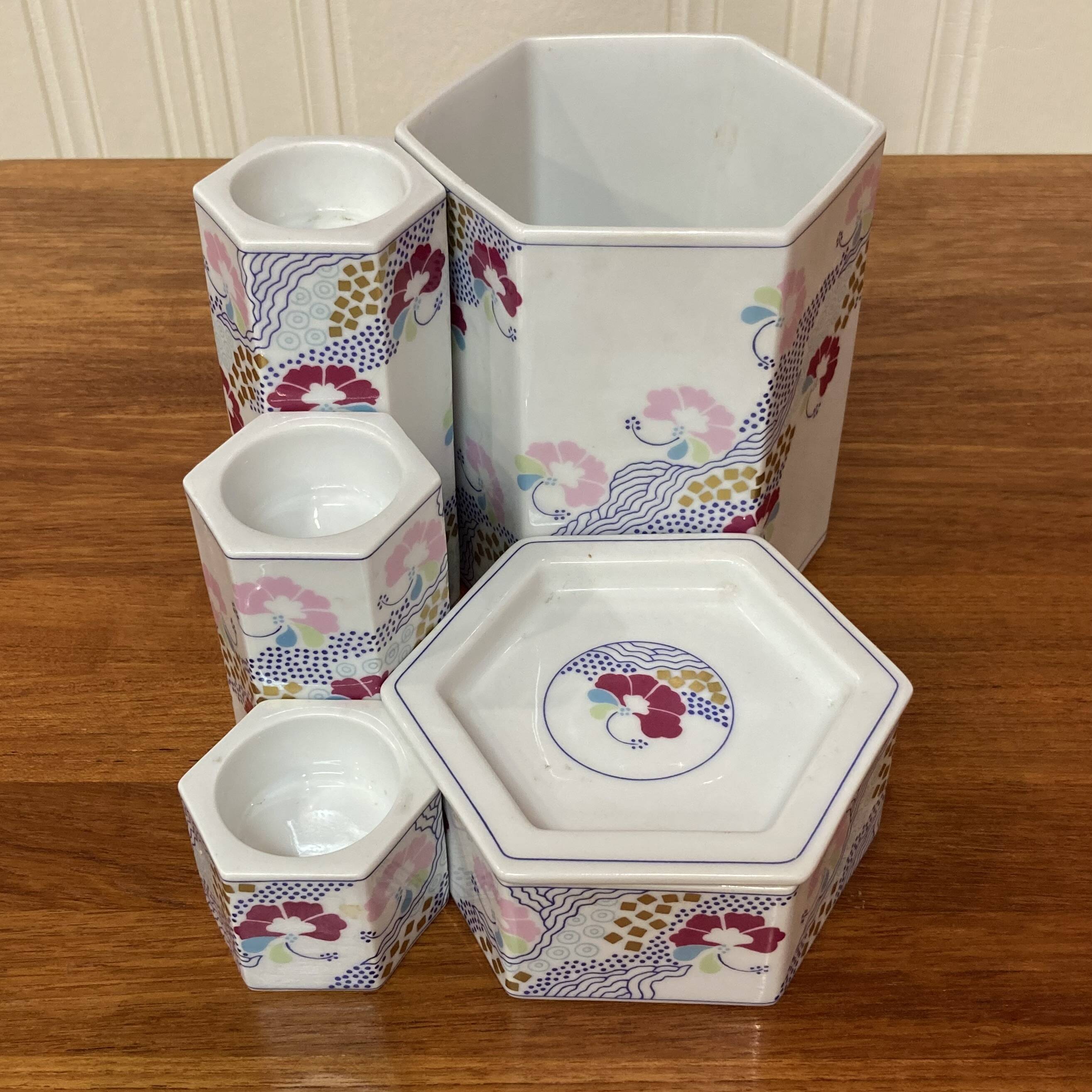 Set of five Scandinavian design ceramics.