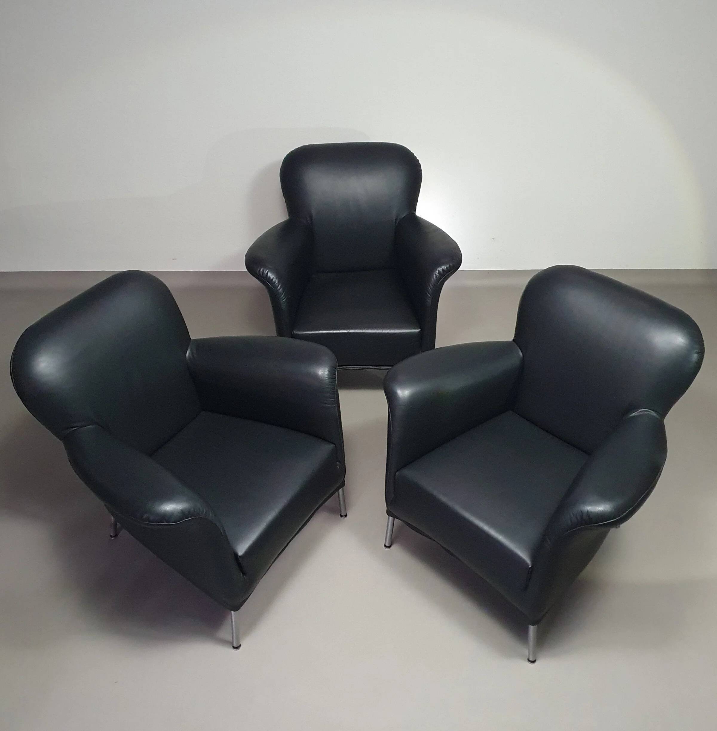 3 x rare armchair / model Turn / black leather / Bert Plantagie in mint condition.