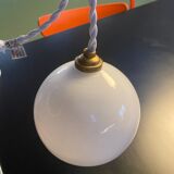 Opaline suspension