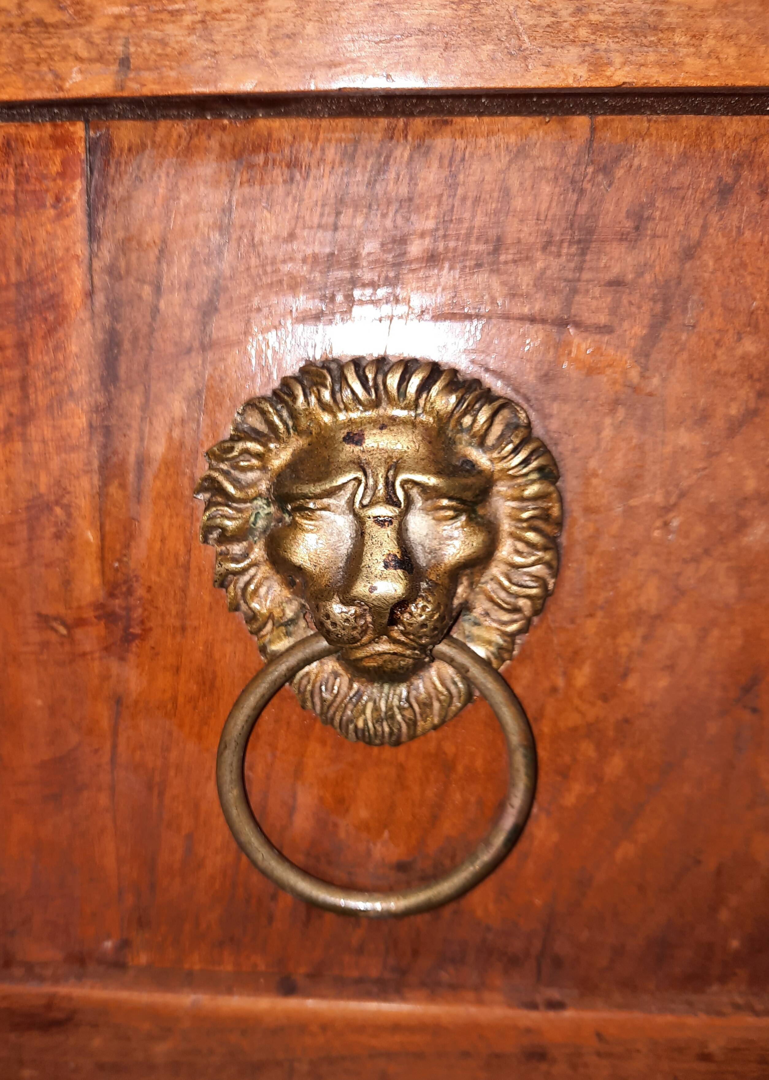 Directory chest of drawers