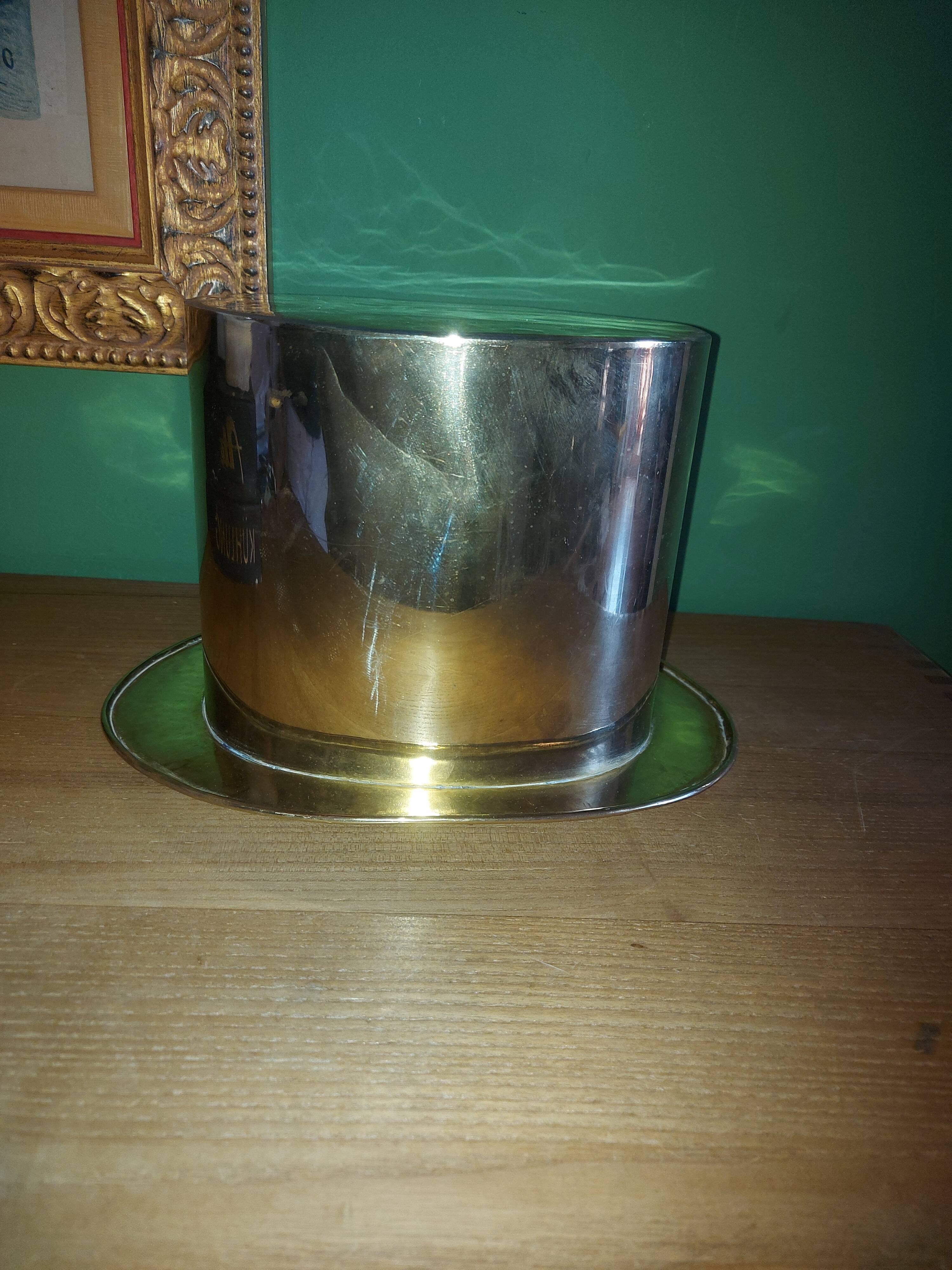 Champagne bucket hat in gilded brass
