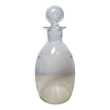 Carafe en verre gravé