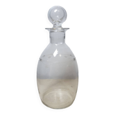 Carafe en verre gravé