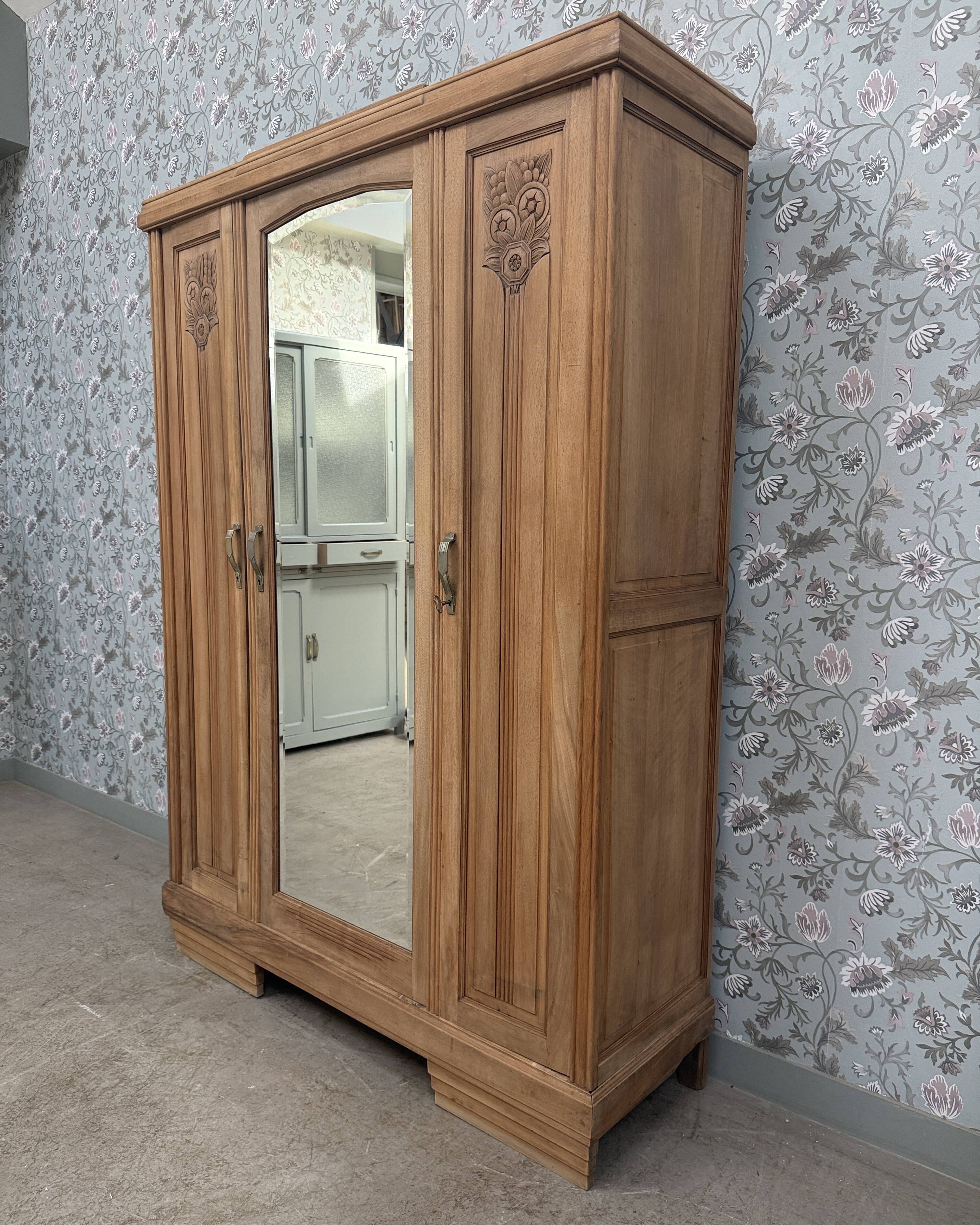 Armoire art déco trois portes (restaurée)