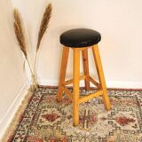 Tabouret de bar vintage en bois : assise en cuir noir, style bistrot des années 50