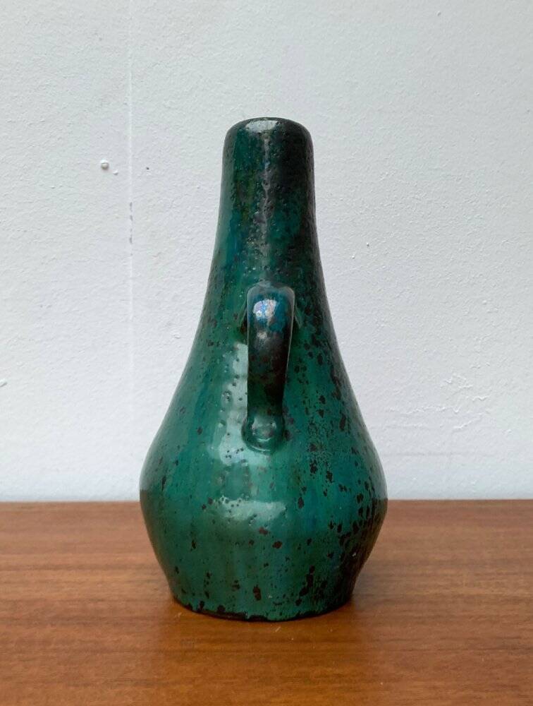 Carafe vase of studio pottery in a minimalist mid-century style by Helma Klett for Kunsttöpferei Klett, 1960s.