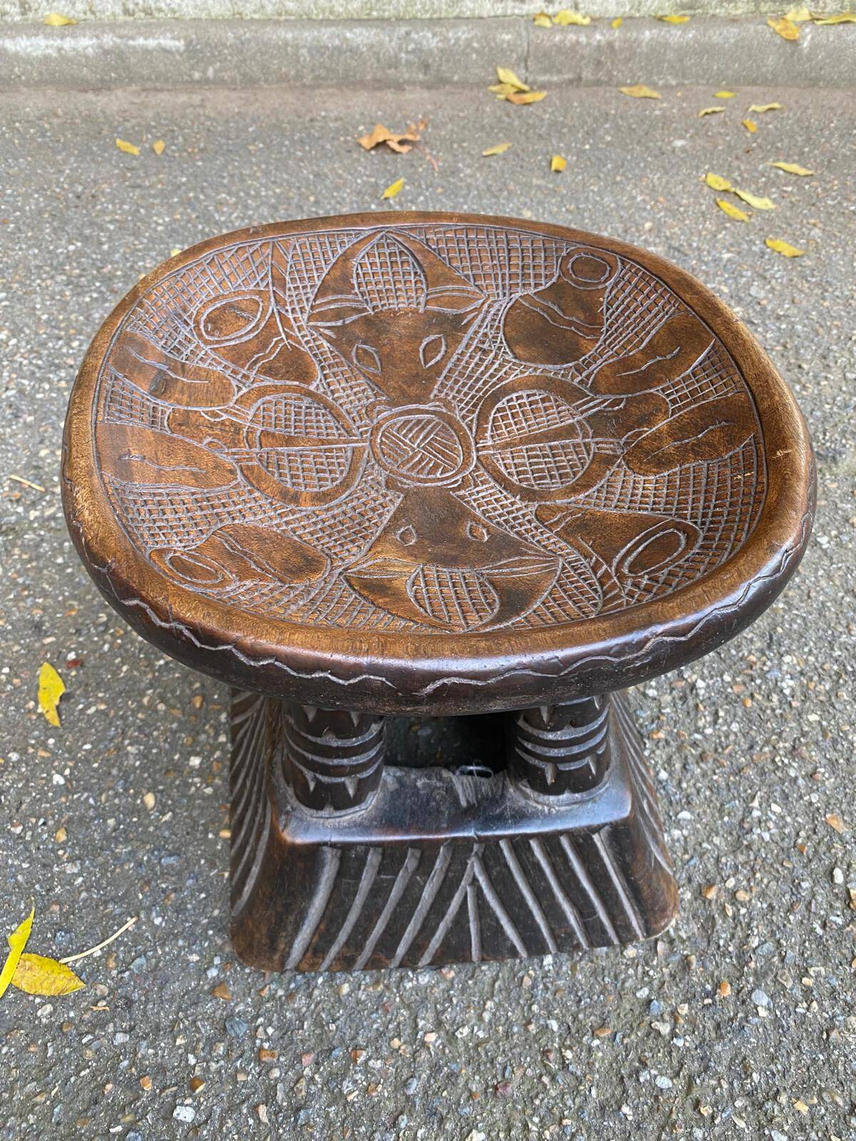 Bamileke African stool from Cameroon, carved in solid wood
