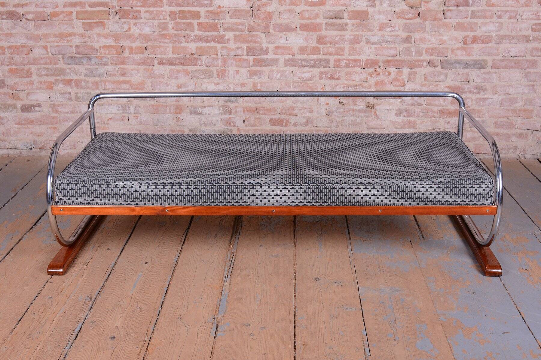 Bauhaus Sofa in Chrome and Beech from Robert Slezak, Czech, 1930s
