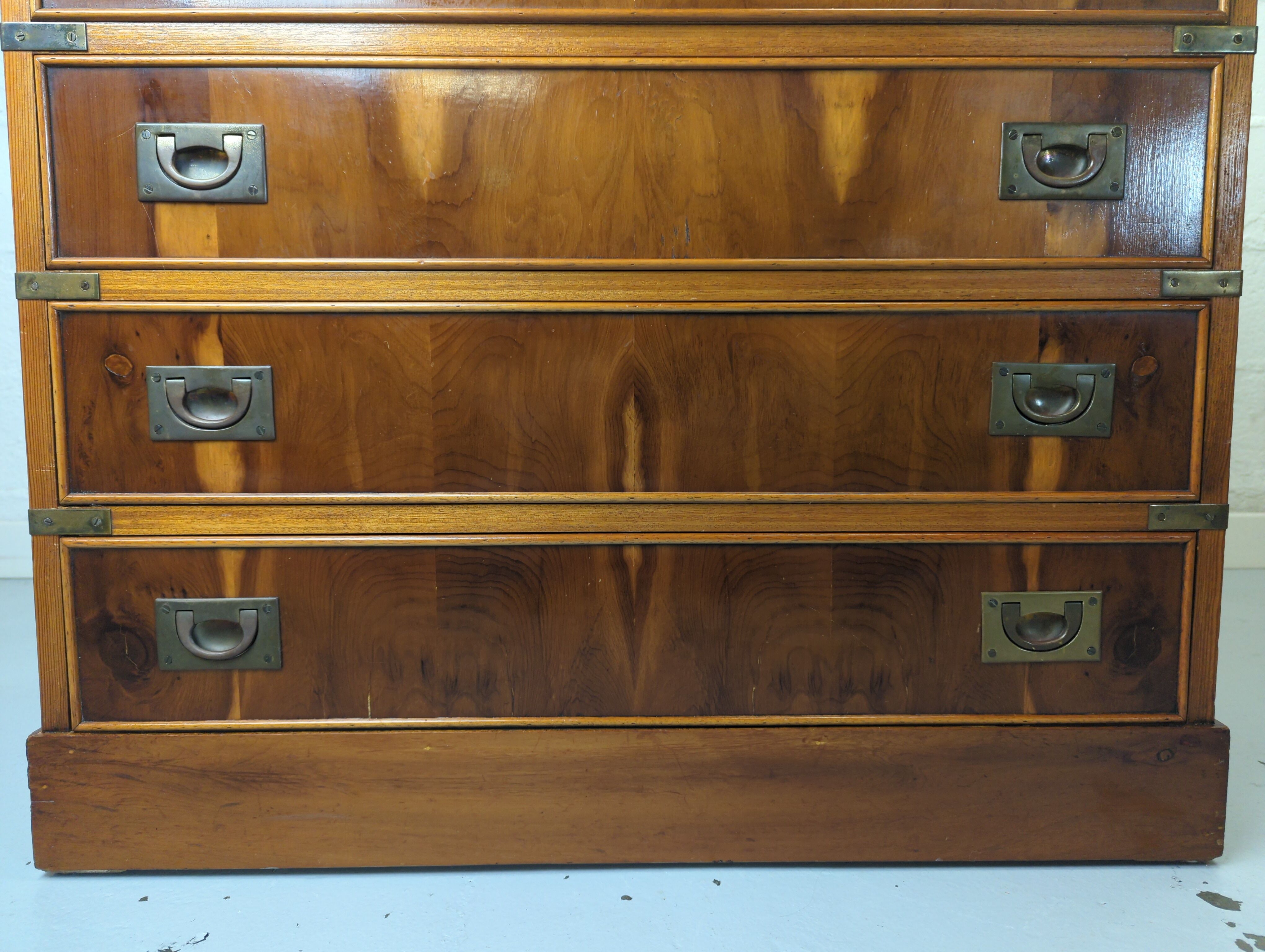 Commode marine secretary