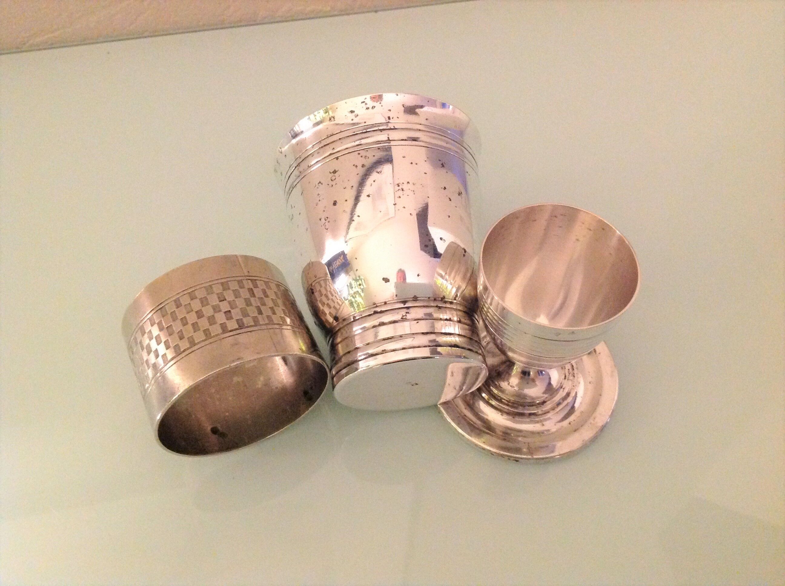 Timpani, shell and round of silver metal / vintage towel 50s-60s