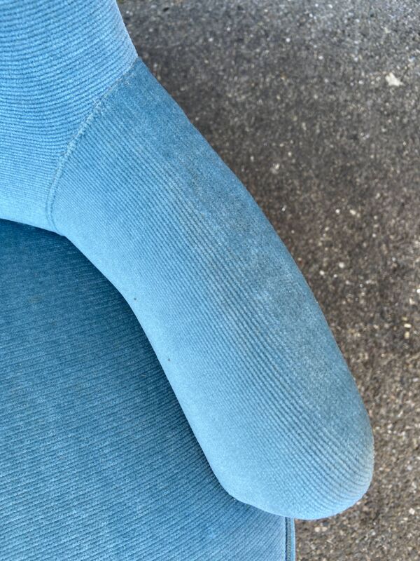 Fauteuil crapaud velours bleu