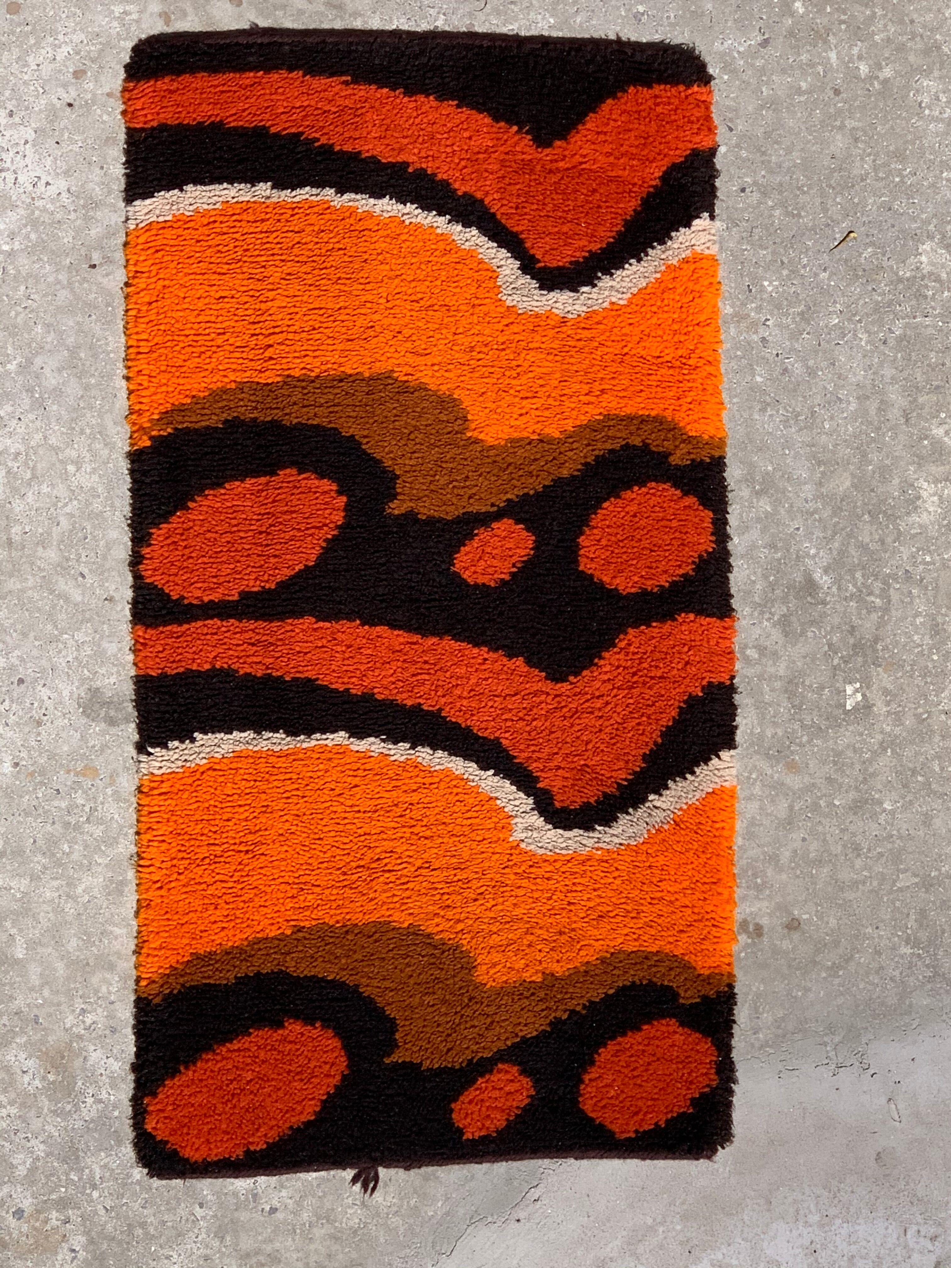 130 x 70 cm rectangular orange seventies carpet