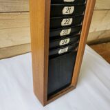 Ancien casier pour fiche de pointage usine