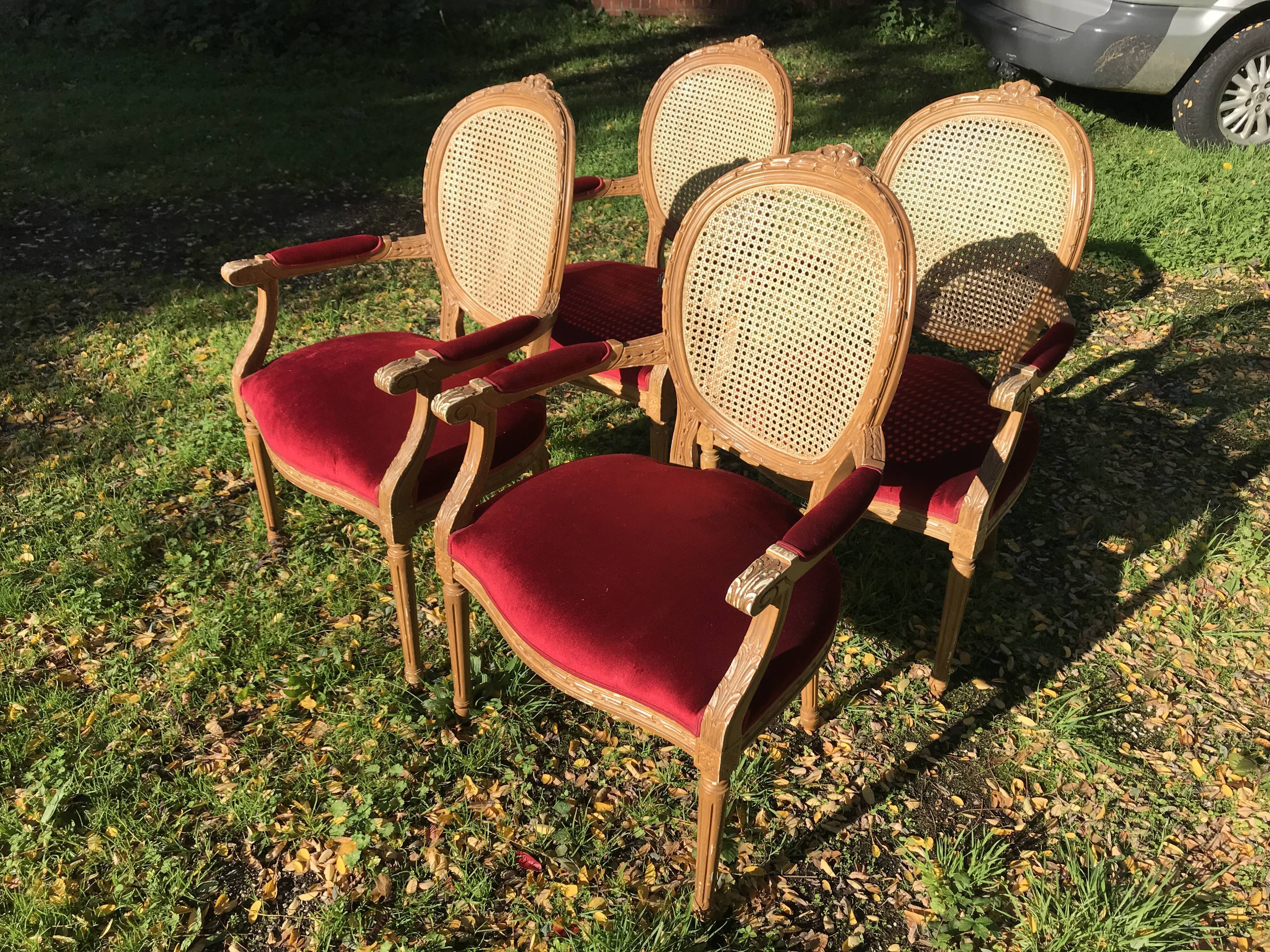 Suite of 4 Louis XVI armchairs