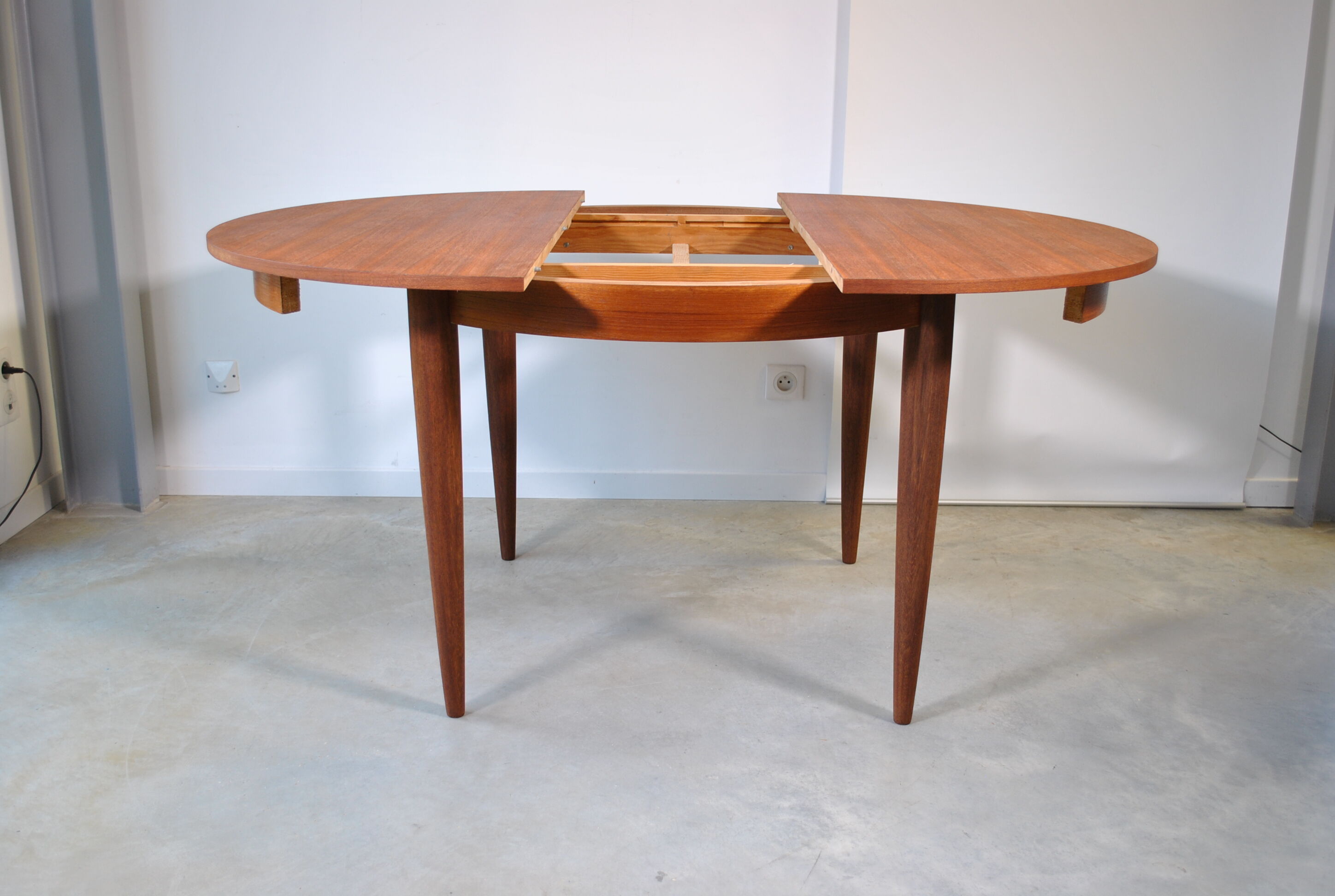 Table repas extensible en teck 1970