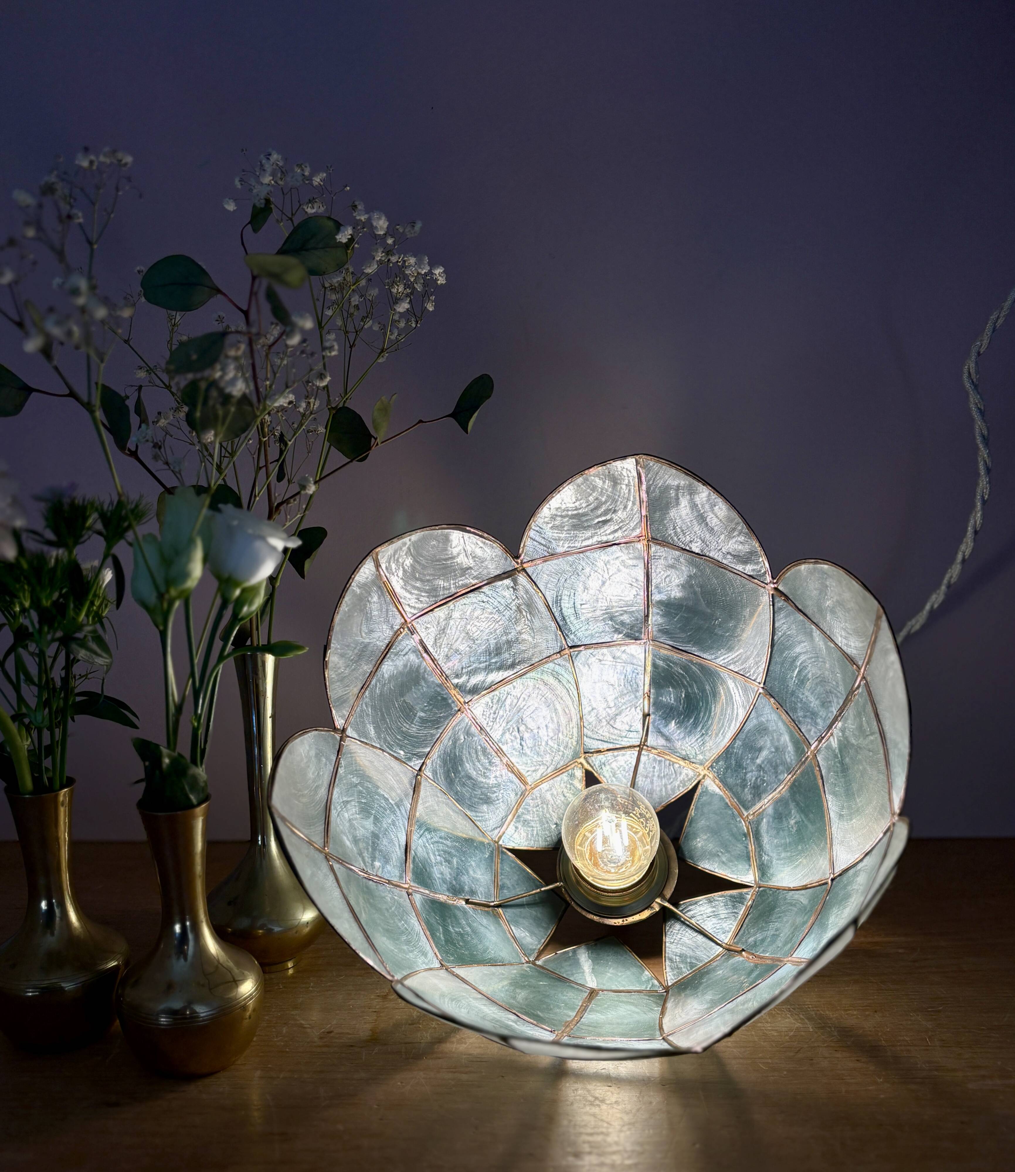 Vintage pendant light in blue mother-of-pearl and brass.