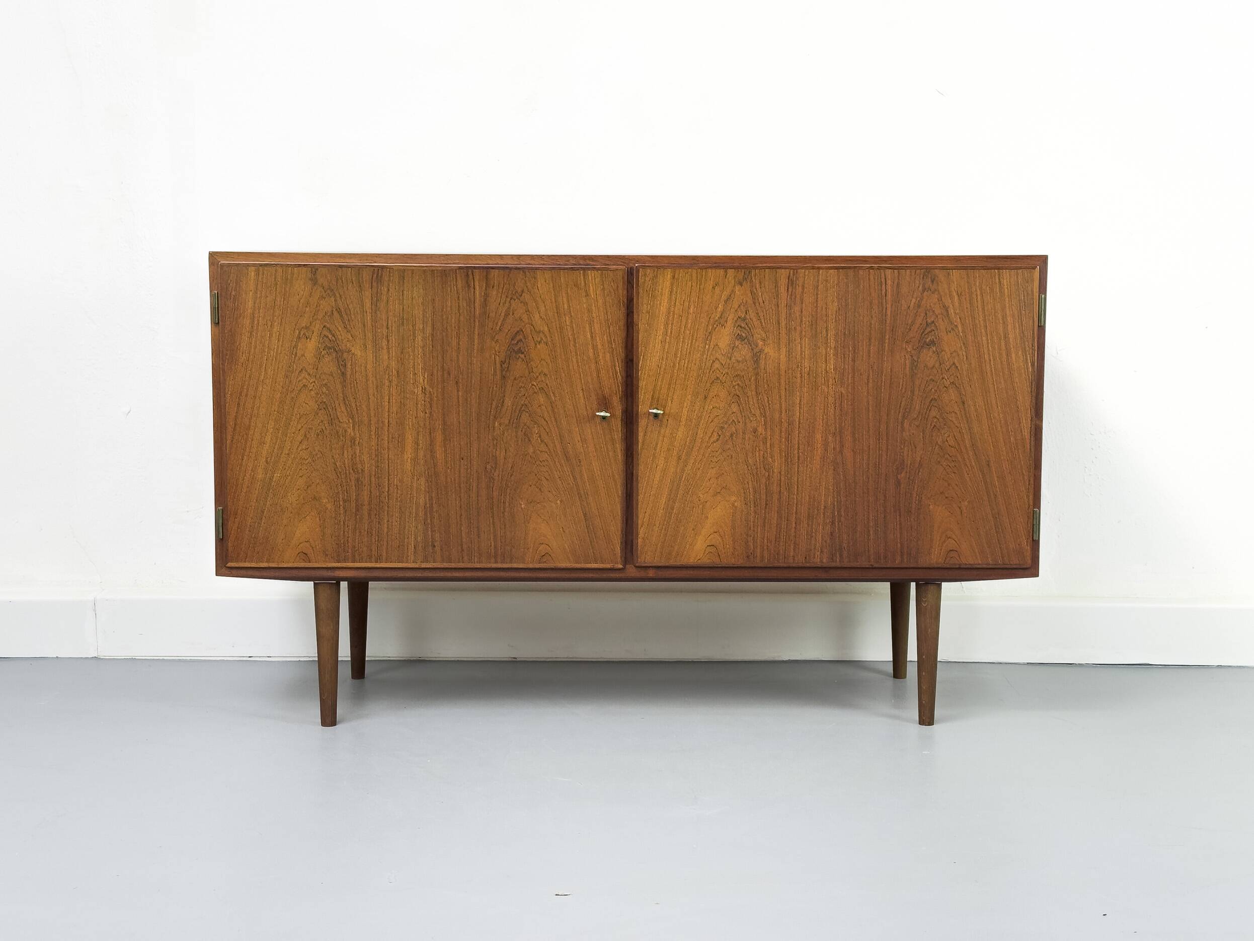 Buffet danois par Carlo Jensen pour Hundevad & Co., années 1960