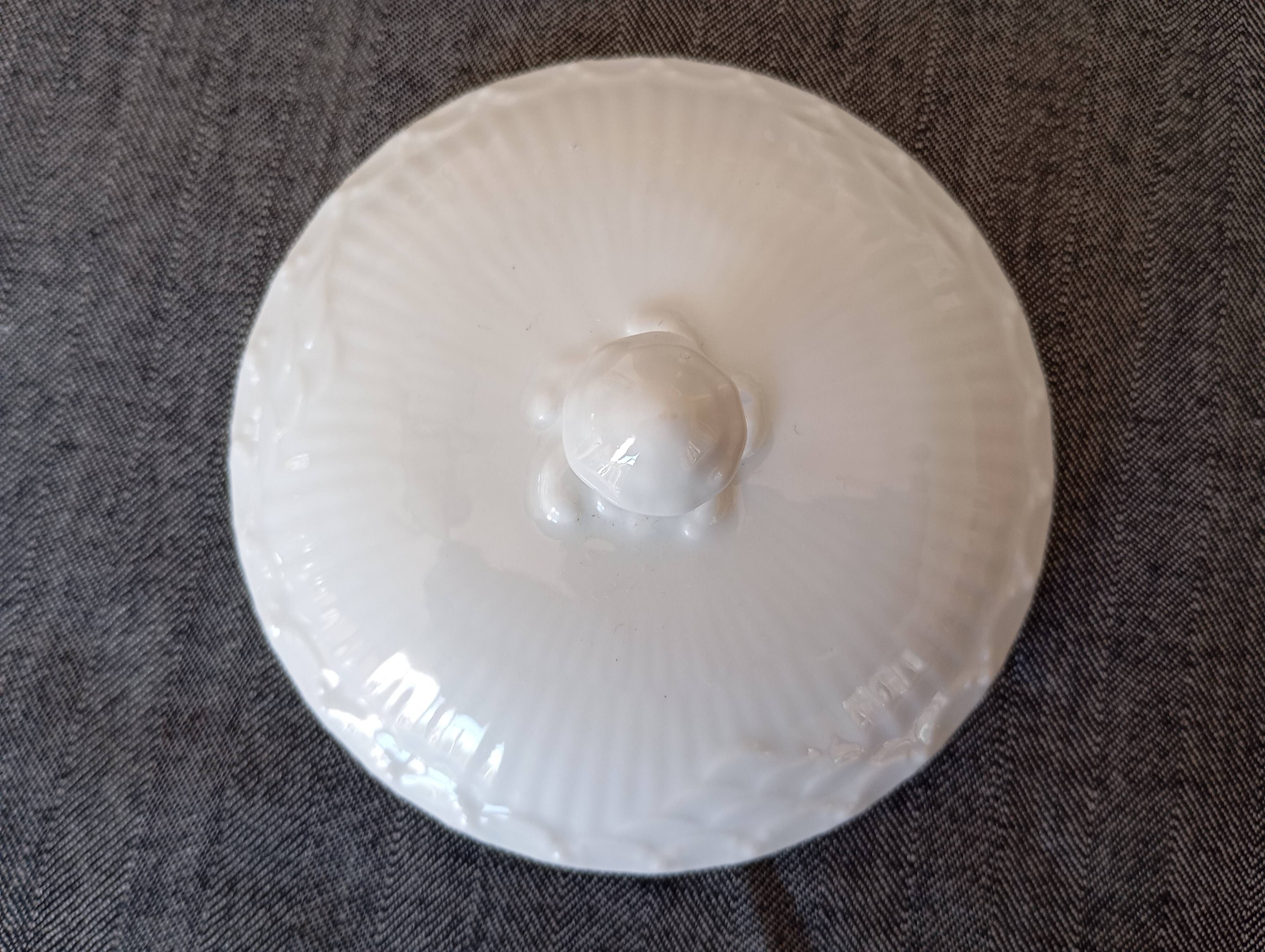 Covered sugar bowl and cream jug Royal Copenhagen 'White Fluted Half Lace'