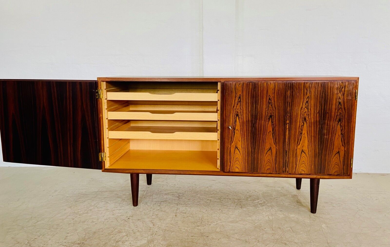 Buffet danois rétro vintage en palissandre du milieu du siècle par Poul Hundevad, années 1960