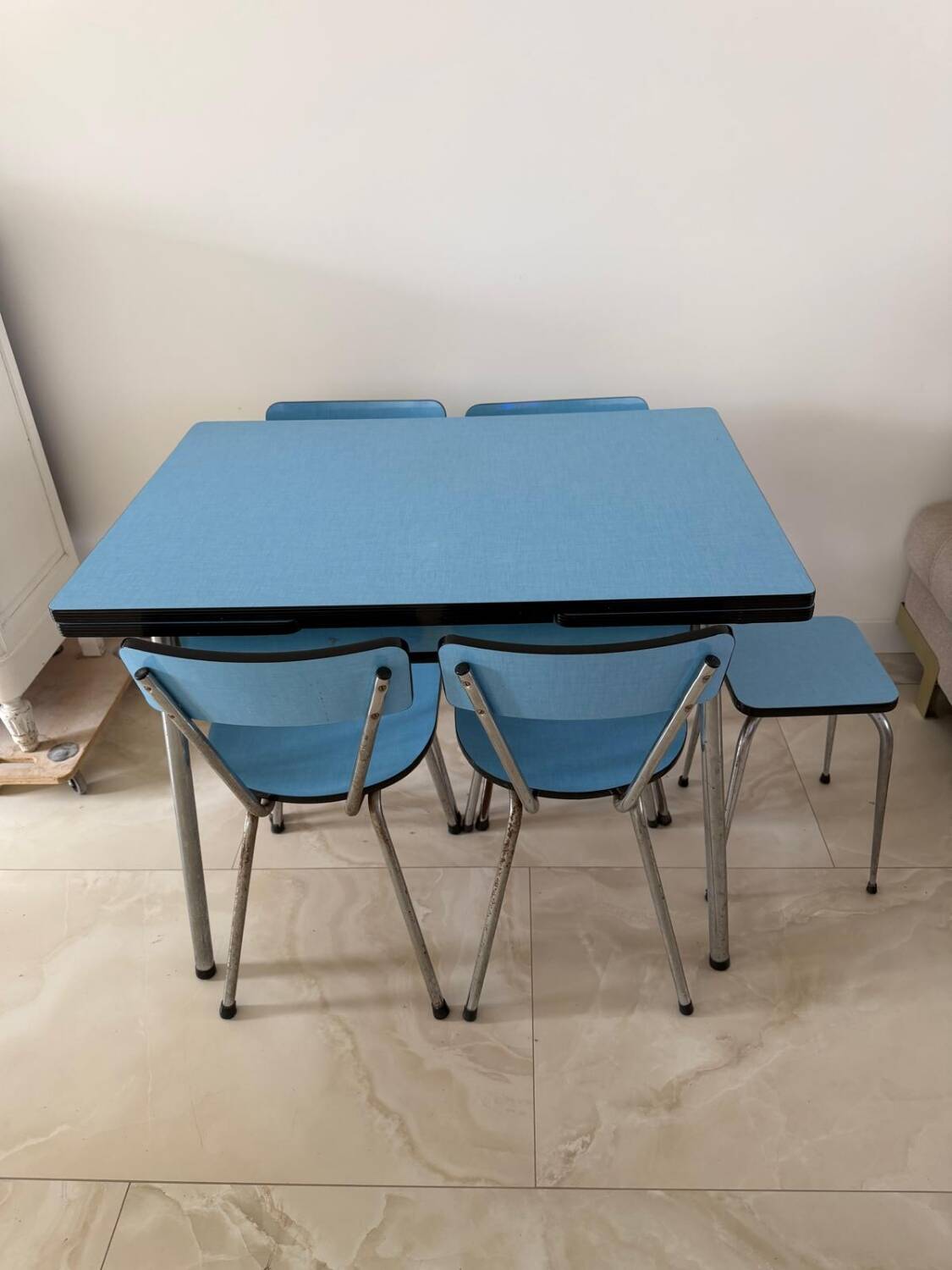 Table, chairs and stool in formica