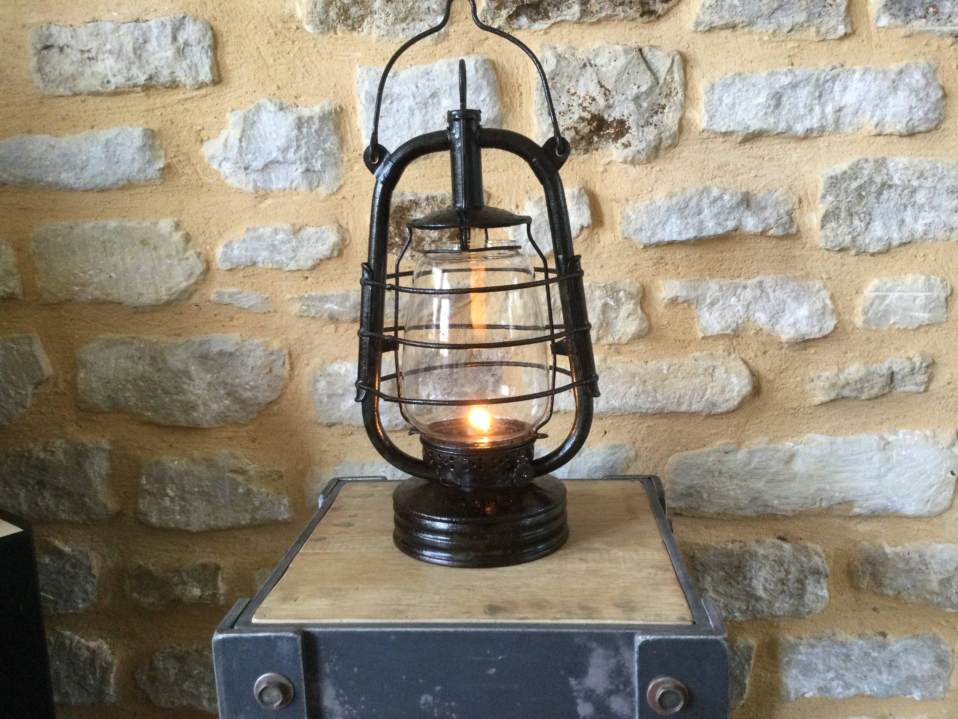 Marine model kerosene lamp in good condition