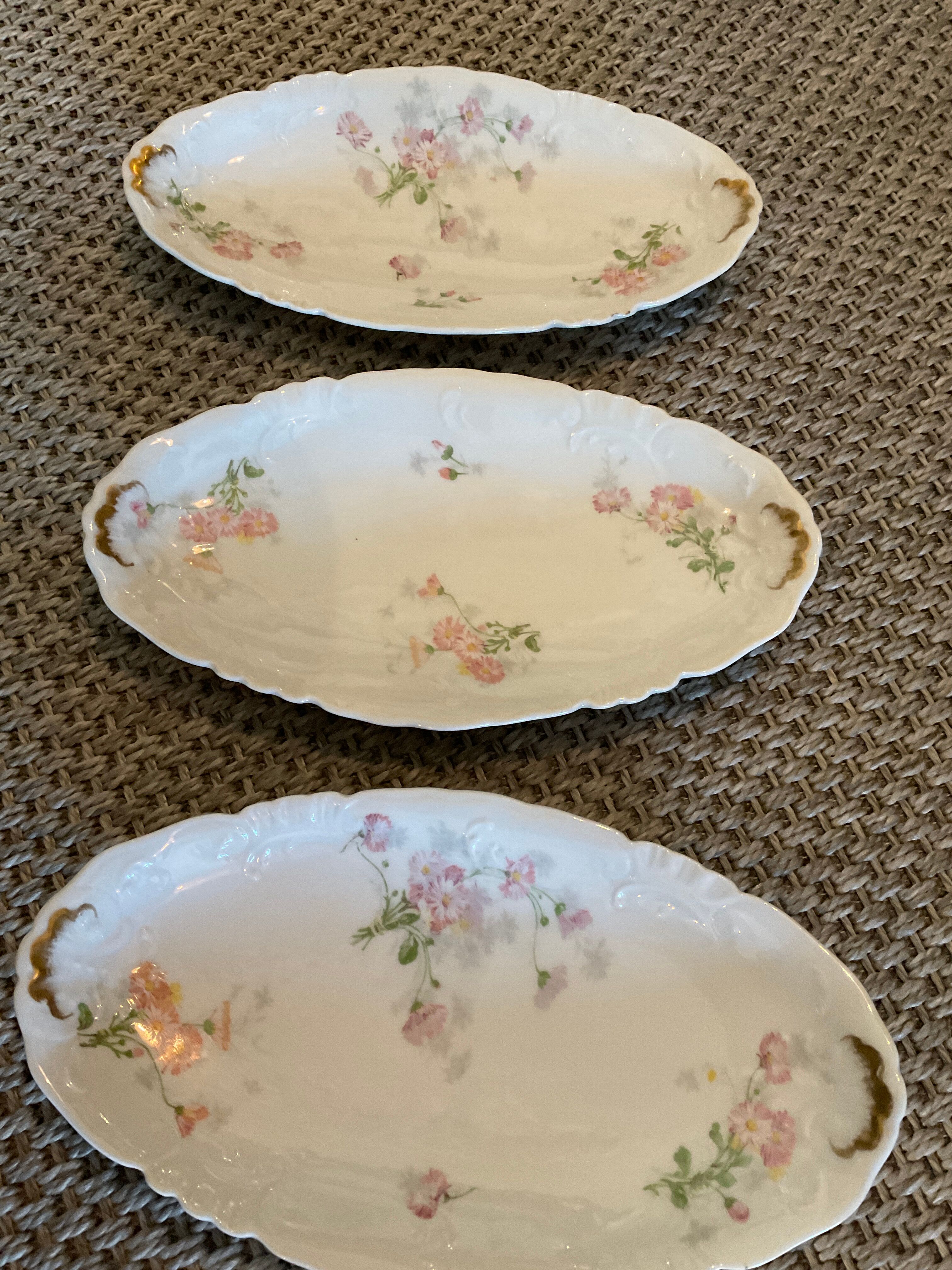 3 Raviers , porcelain