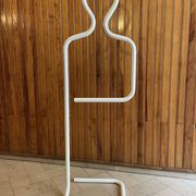 Mute valet in lacquered steel tube, Paolo Cagliari, Penta 1980