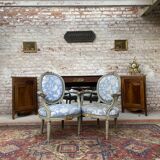 Paire de fauteuils médaillon en bois laqué de style Louis XVI XIXeme