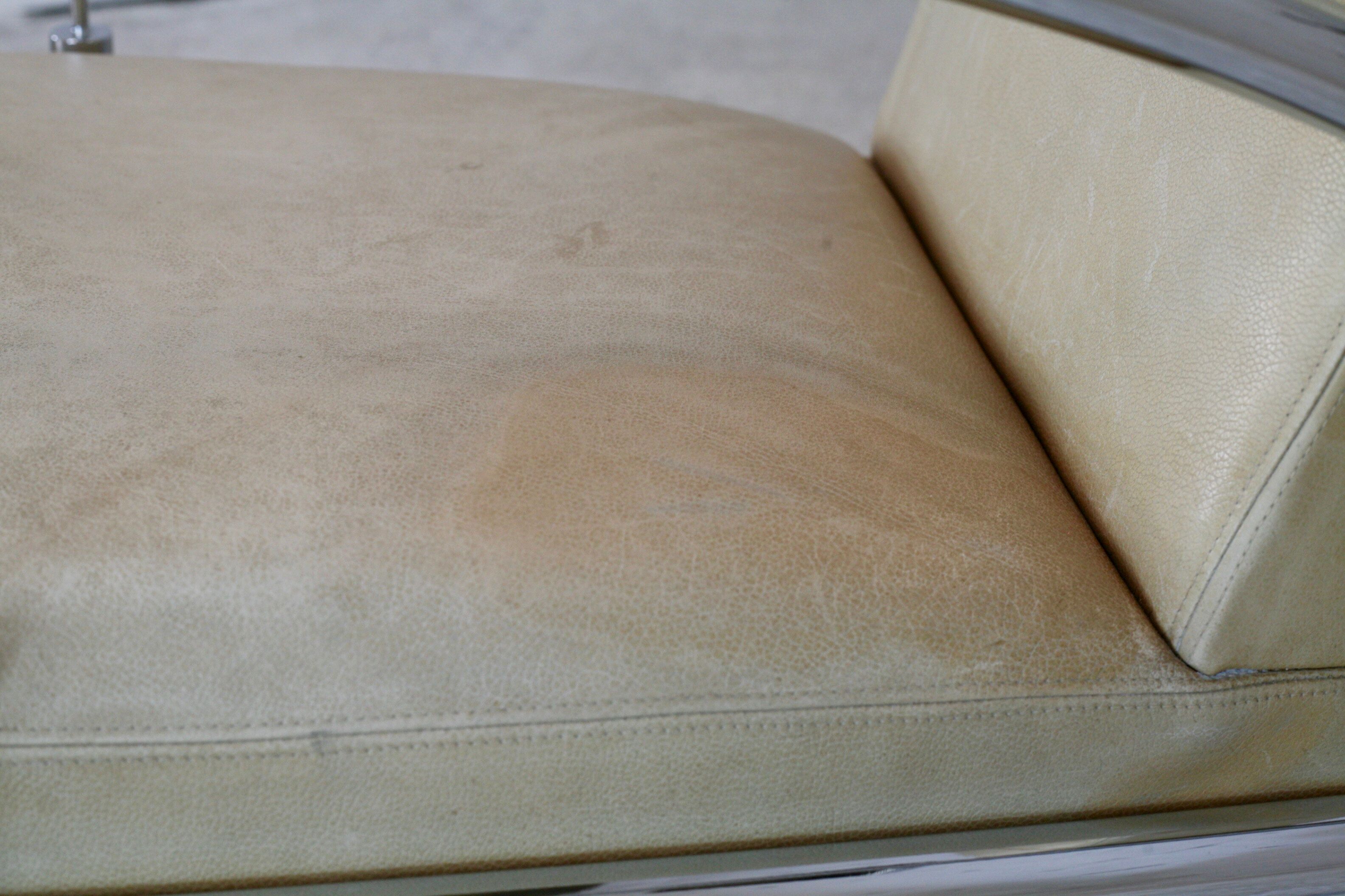 Tubular steel armchair and "cream" leather, France, circa 1970