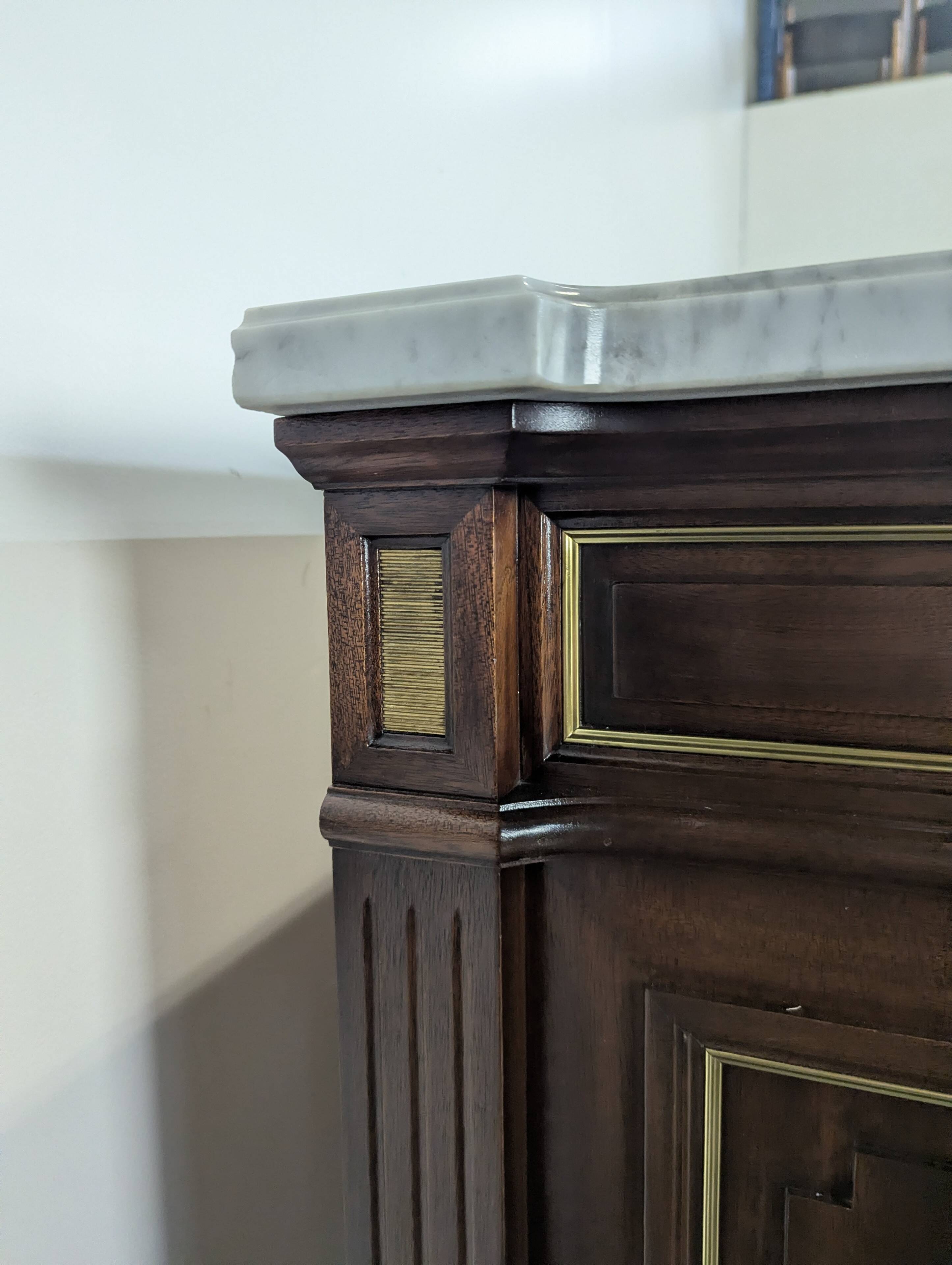 Enfilade de style Louis XVI en acajou