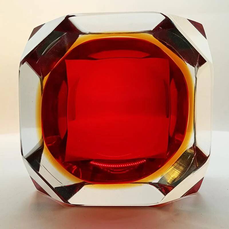 1960s square multifaceted ashtray or catch-all in Murano glass by Flavio Poli for Seguso. Made in Italy.
