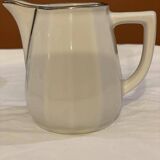Pot à lait "bistro" en porcelaine blanche.