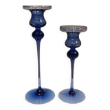 Holmegaard, suite de deux bougeoirs, modèle Cassiopeia en verre bleu saphir.