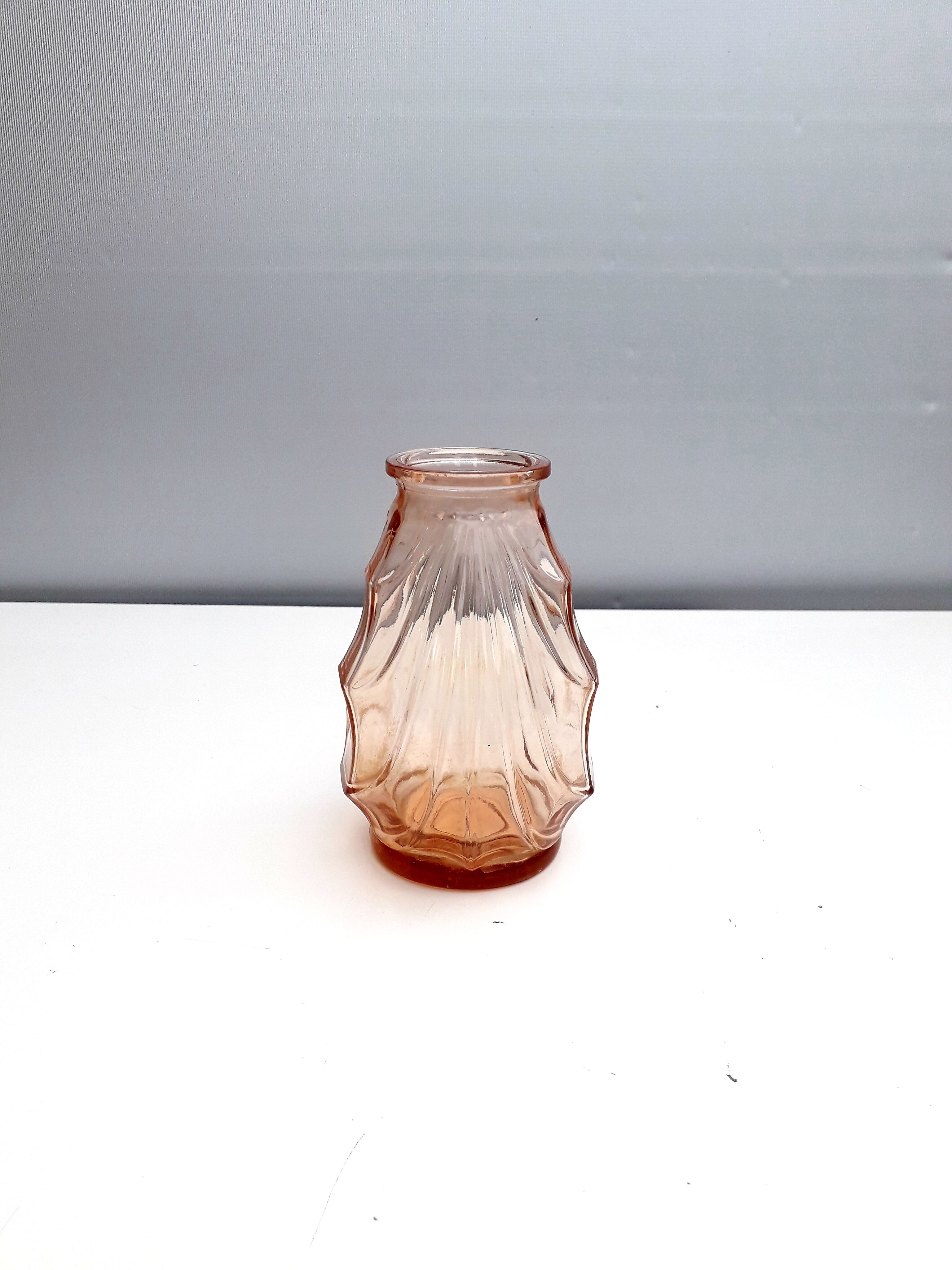Art Deco vase in pink glass 1940-50