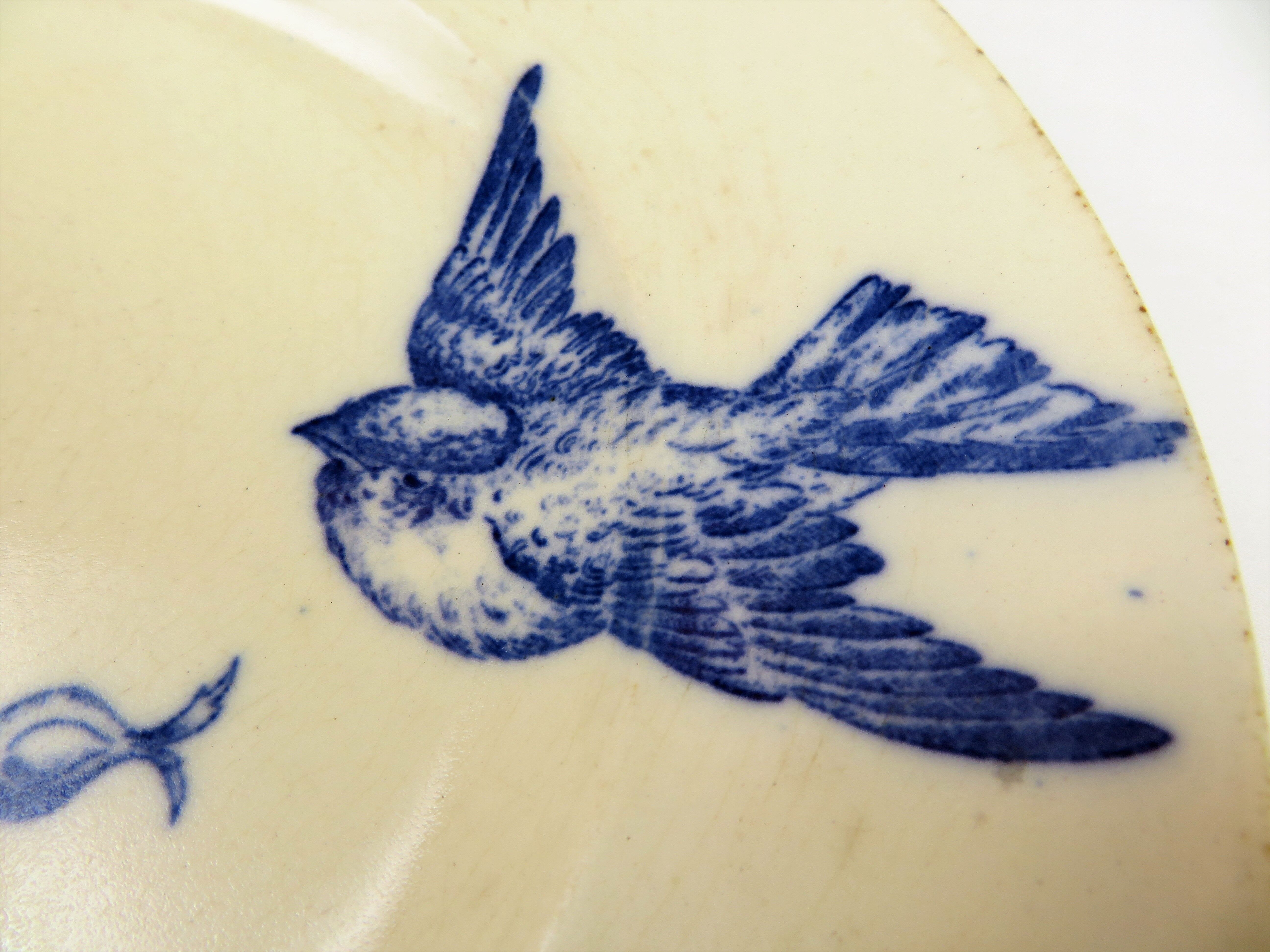 Plate iron earth decor blue birds