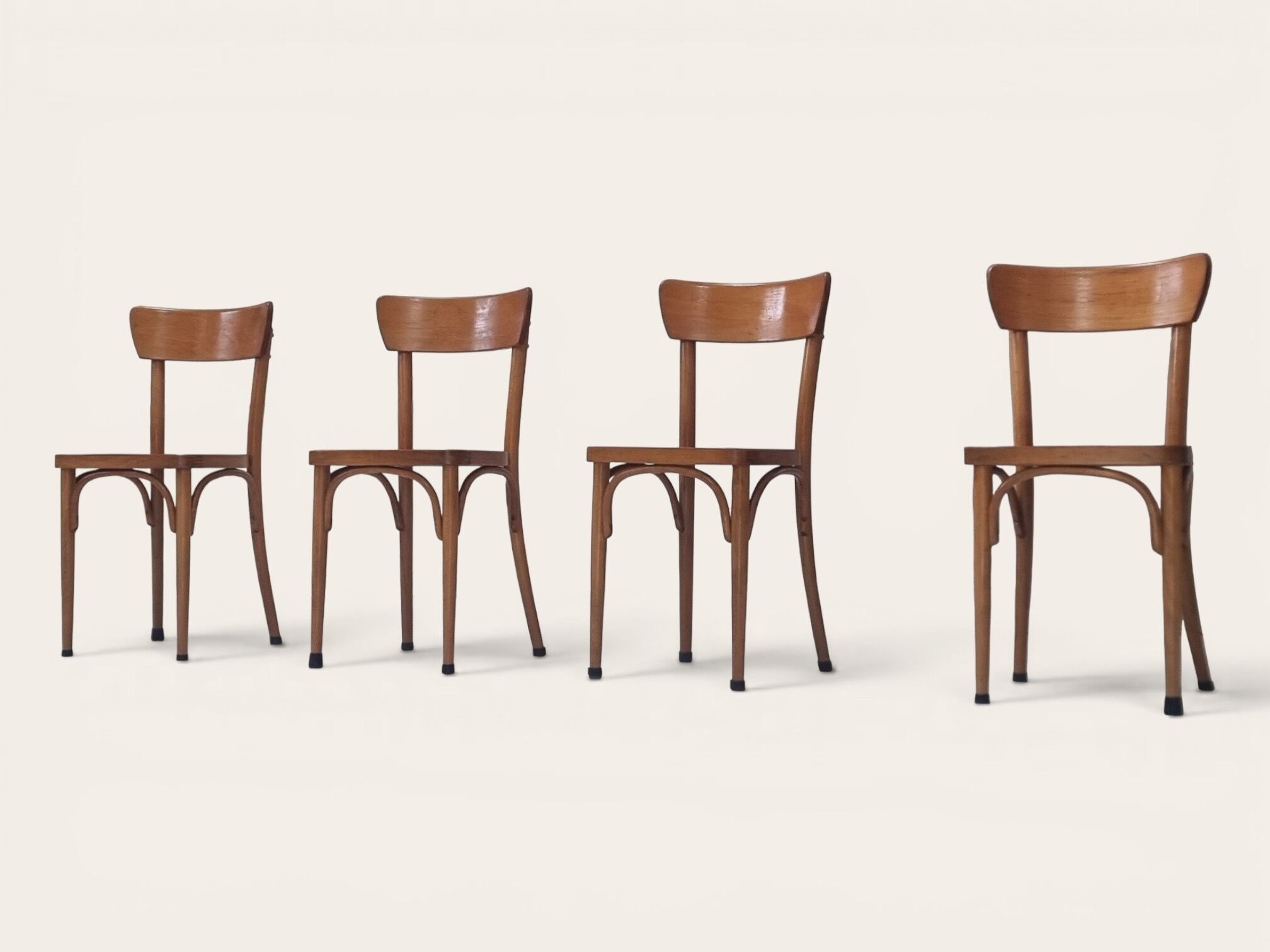 Chaises bistrot, milieu XXème