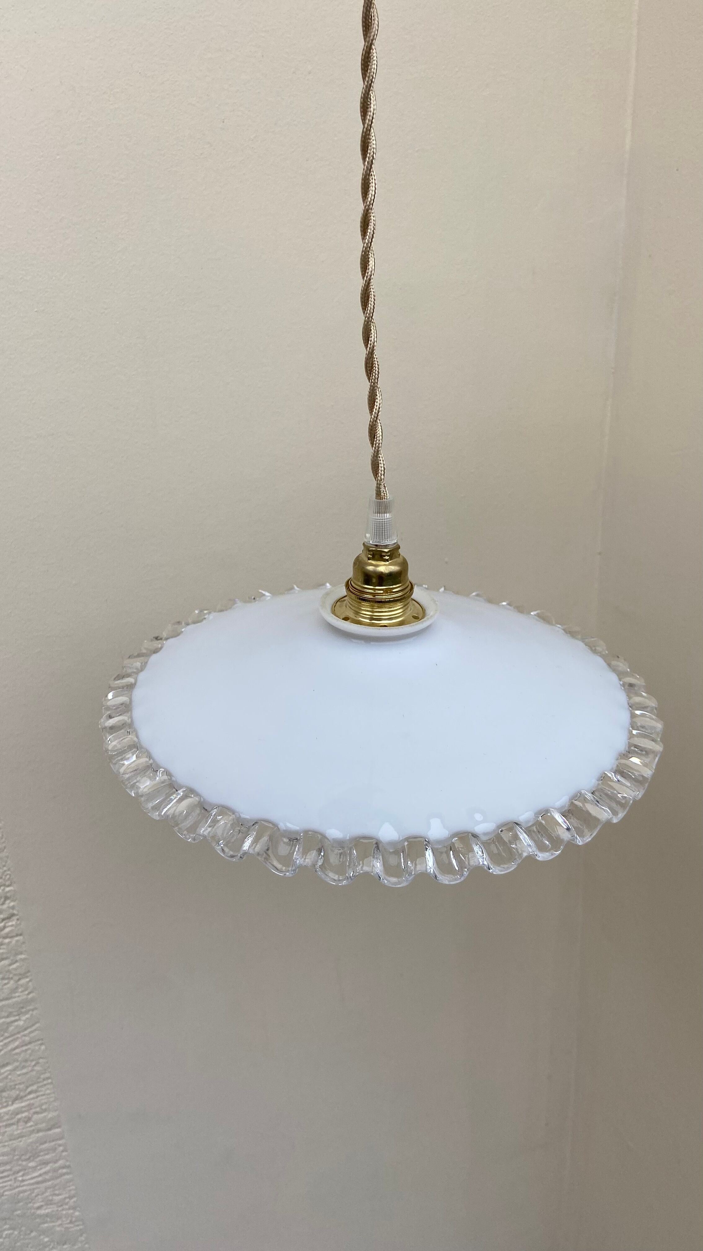 Vintage pendant lamp in serrated white opaline