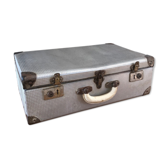 60' vintage vintage undue metal travel case