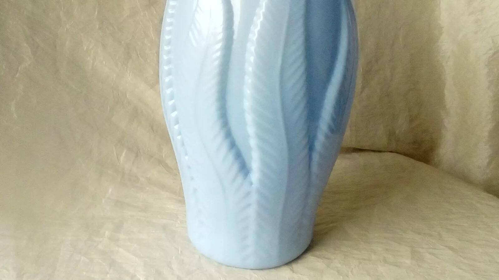 Opaline vase with flames and foliage decoration in relief, art nouveau period