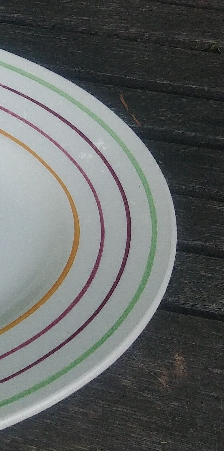 Serving dish of the Gien factory model Jeannic