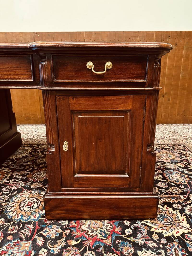 Classic English Desk Partnerdesk
