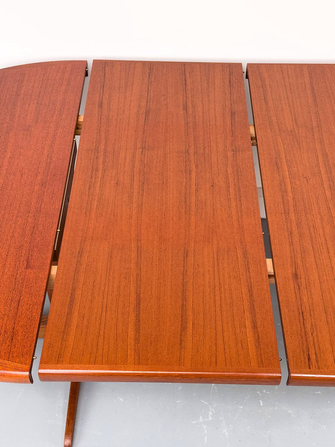 Danish Round Extendable Dining Table in Teak, 1970s