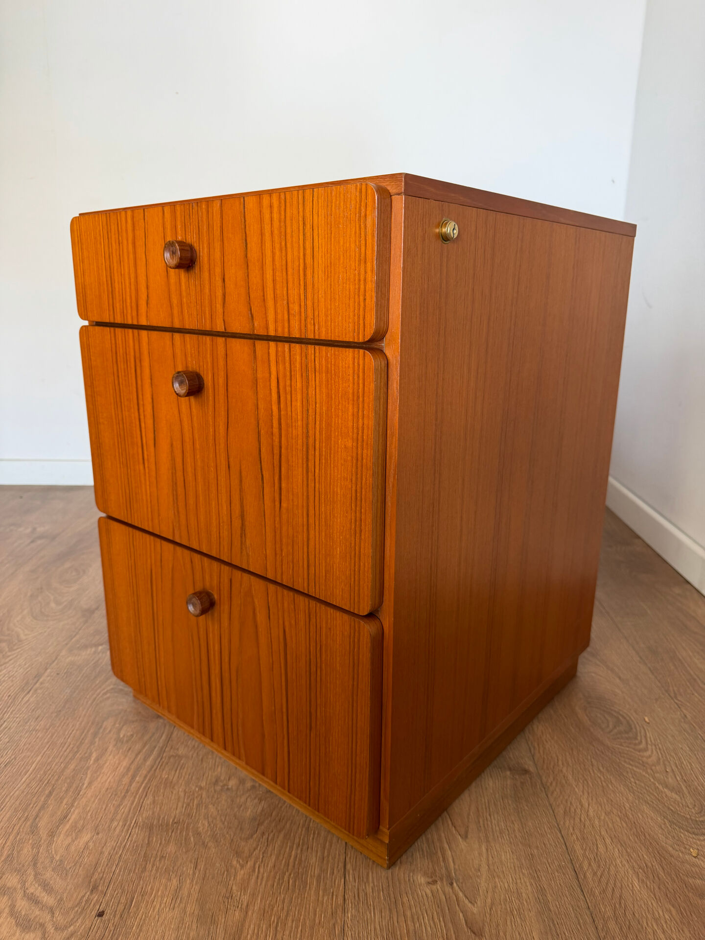Meuble rangement avec clé