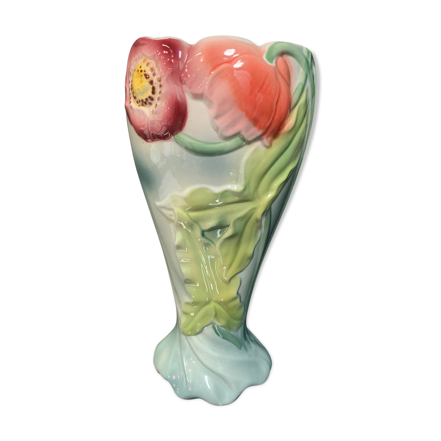 Vase saint clement decoration with flowers