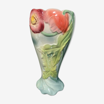 Vase saint clement decoration with flowers