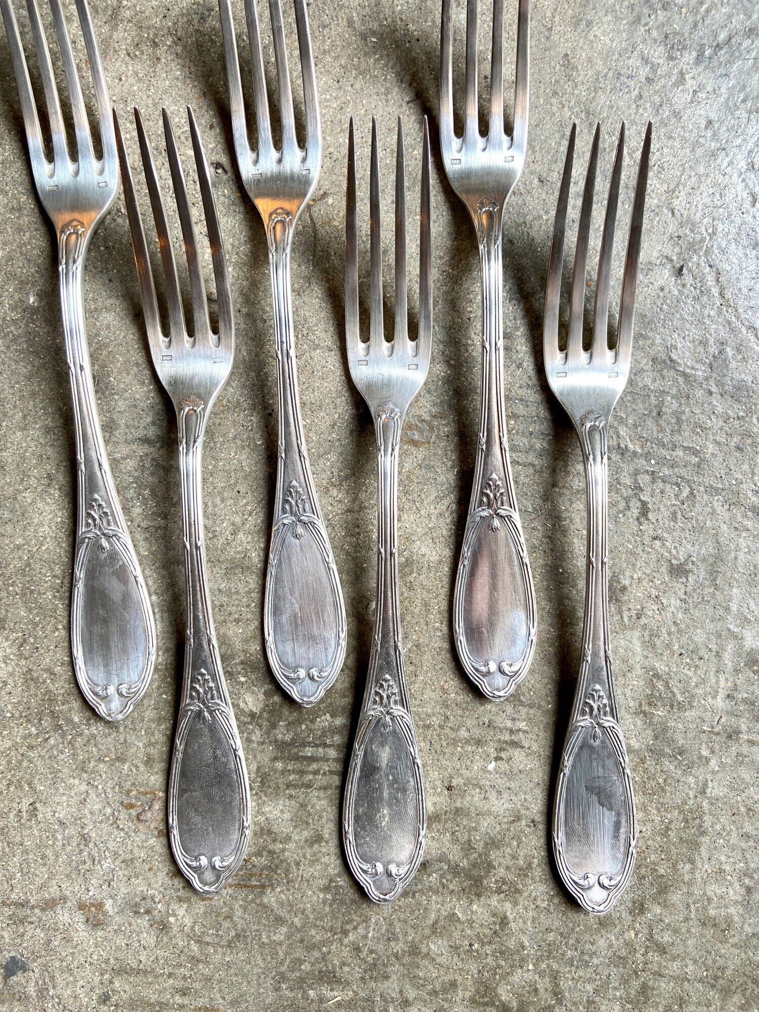6 silver metal forks